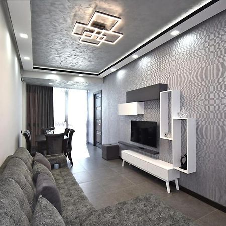 Luxuary 2Bedroom 2 Bathroom Apartment With Jacuzzi Erevan Exterior foto