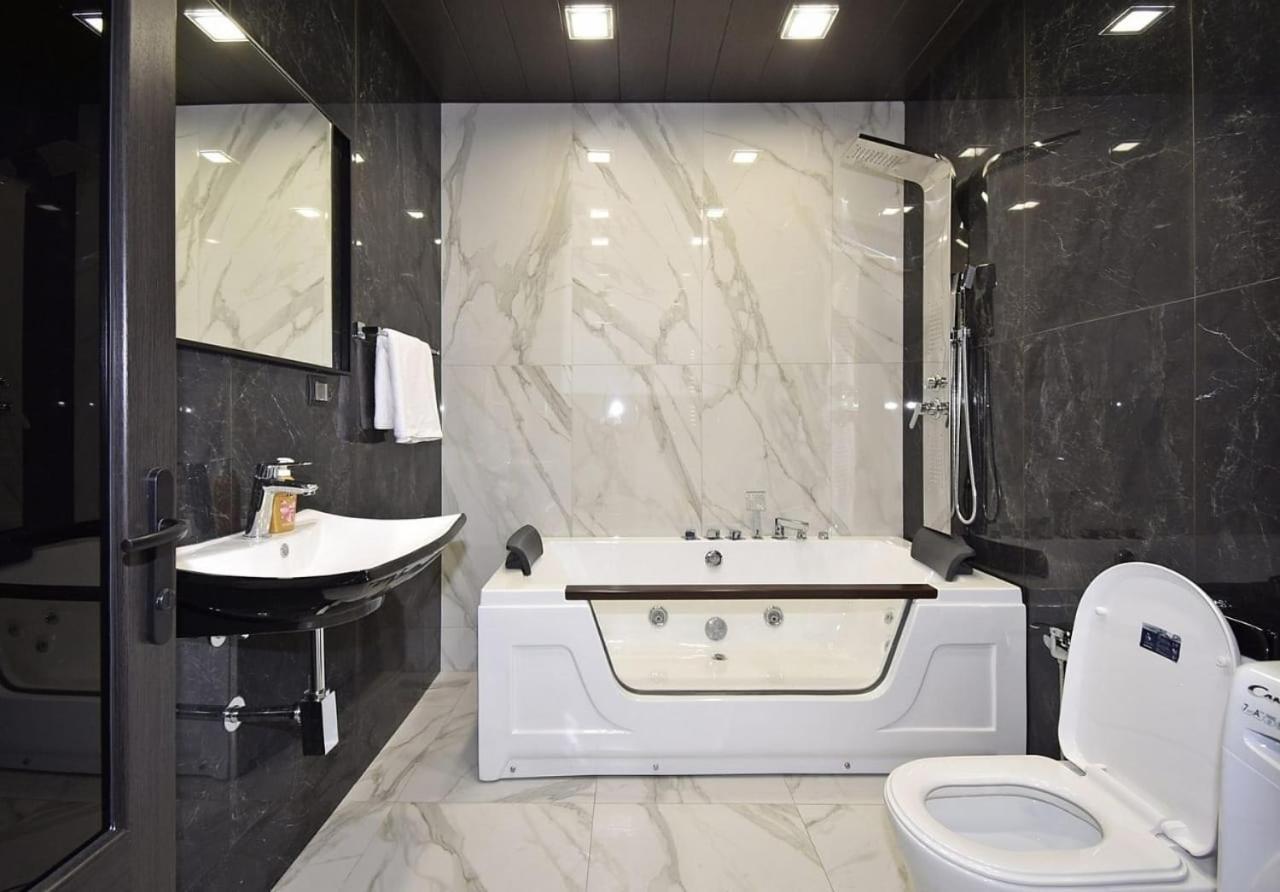 Luxuary 2Bedroom 2 Bathroom Apartment With Jacuzzi Erevan Exterior foto
