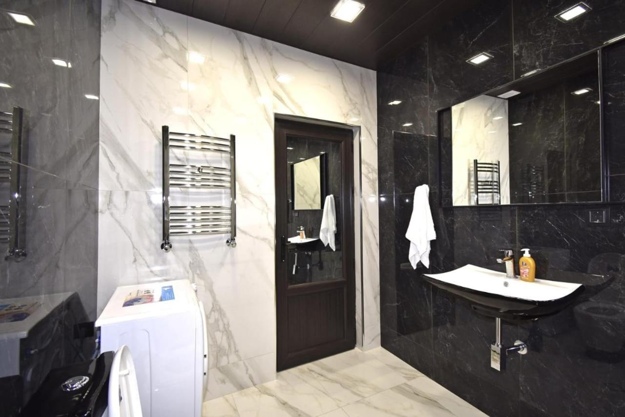 Luxuary 2Bedroom 2 Bathroom Apartment With Jacuzzi Erevan Exterior foto