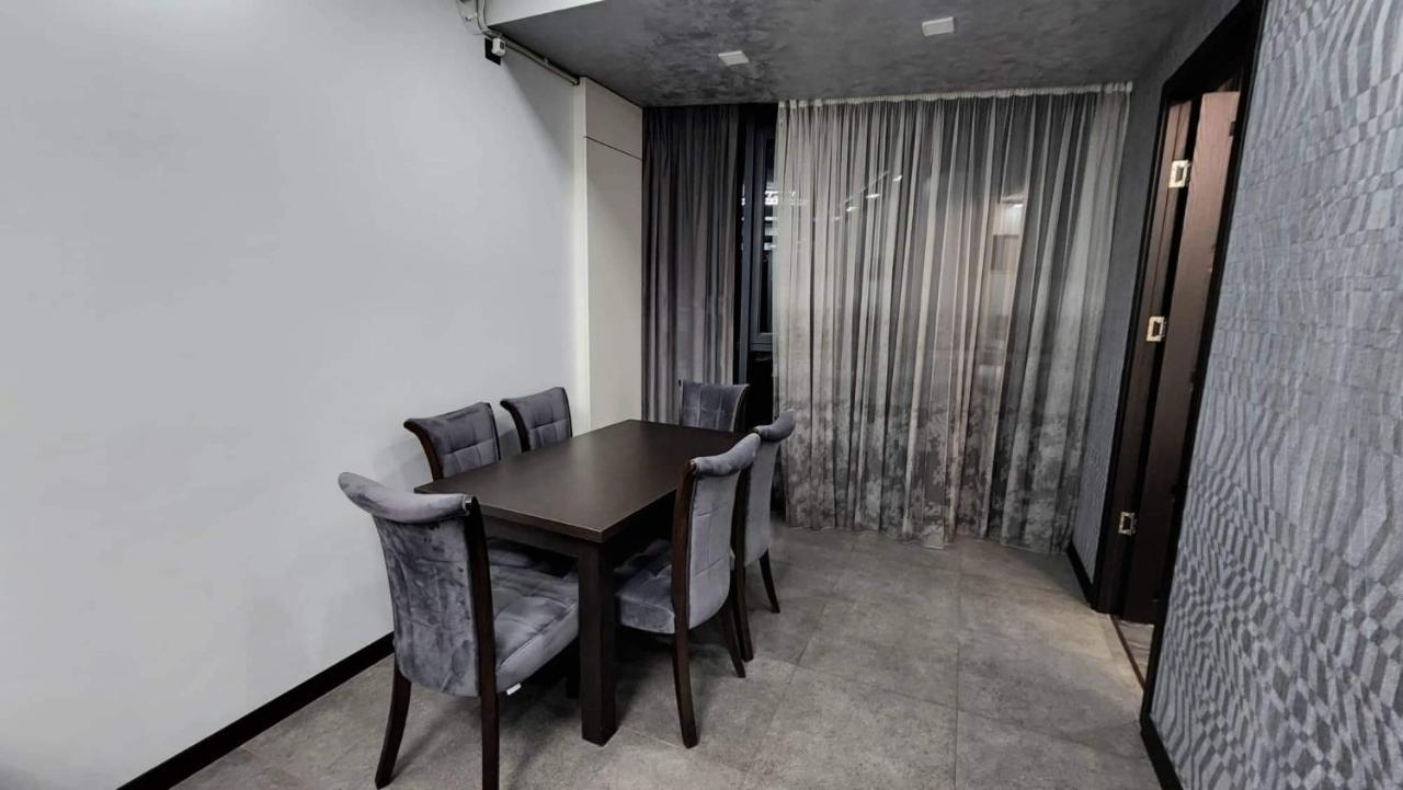 Luxuary 2Bedroom 2 Bathroom Apartment With Jacuzzi Erevan Exterior foto