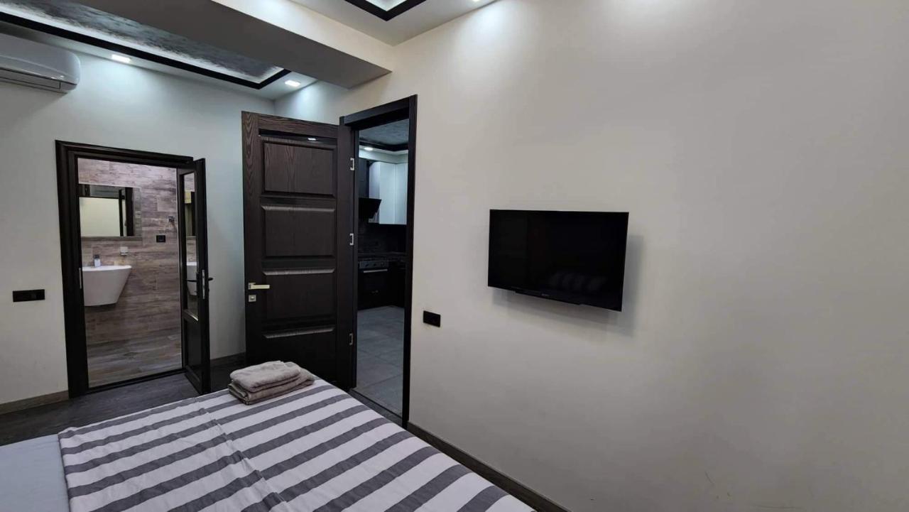 Luxuary 2Bedroom 2 Bathroom Apartment With Jacuzzi Erevan Exterior foto
